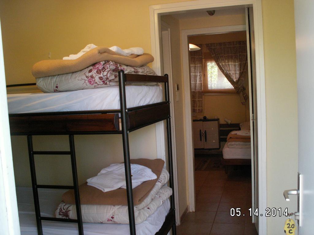 Safed Inn Стая снимка