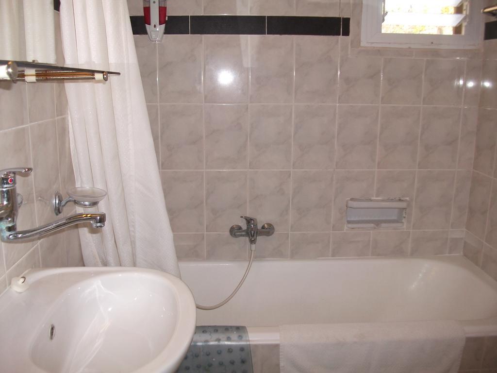 Safed Inn Екстериор снимка