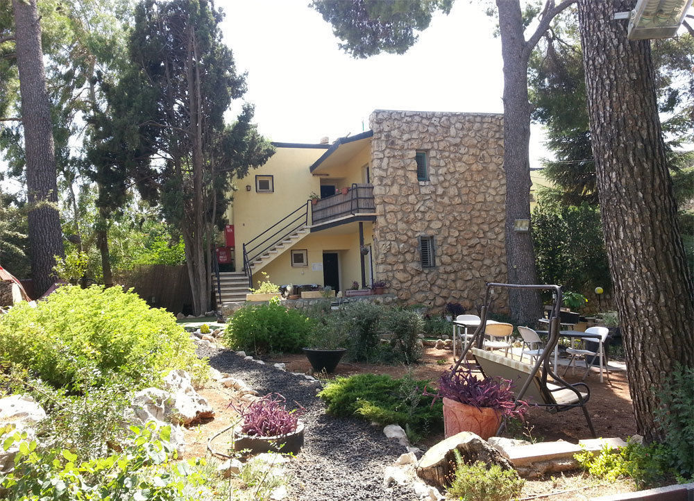 Safed Inn Екстериор снимка