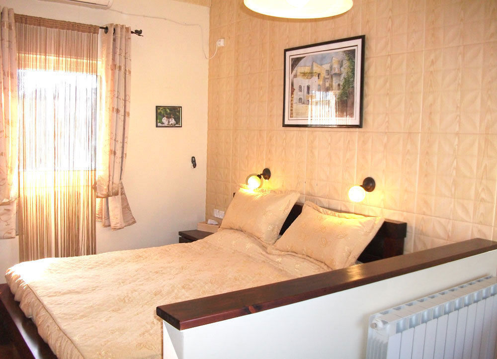 Safed Inn Екстериор снимка