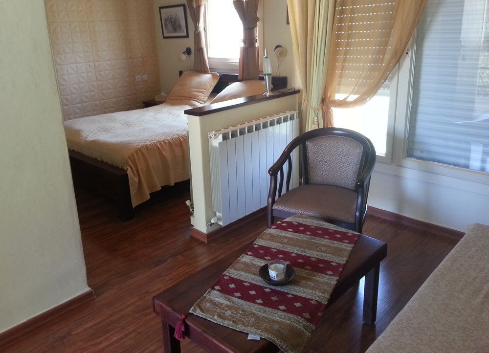 Safed Inn Екстериор снимка