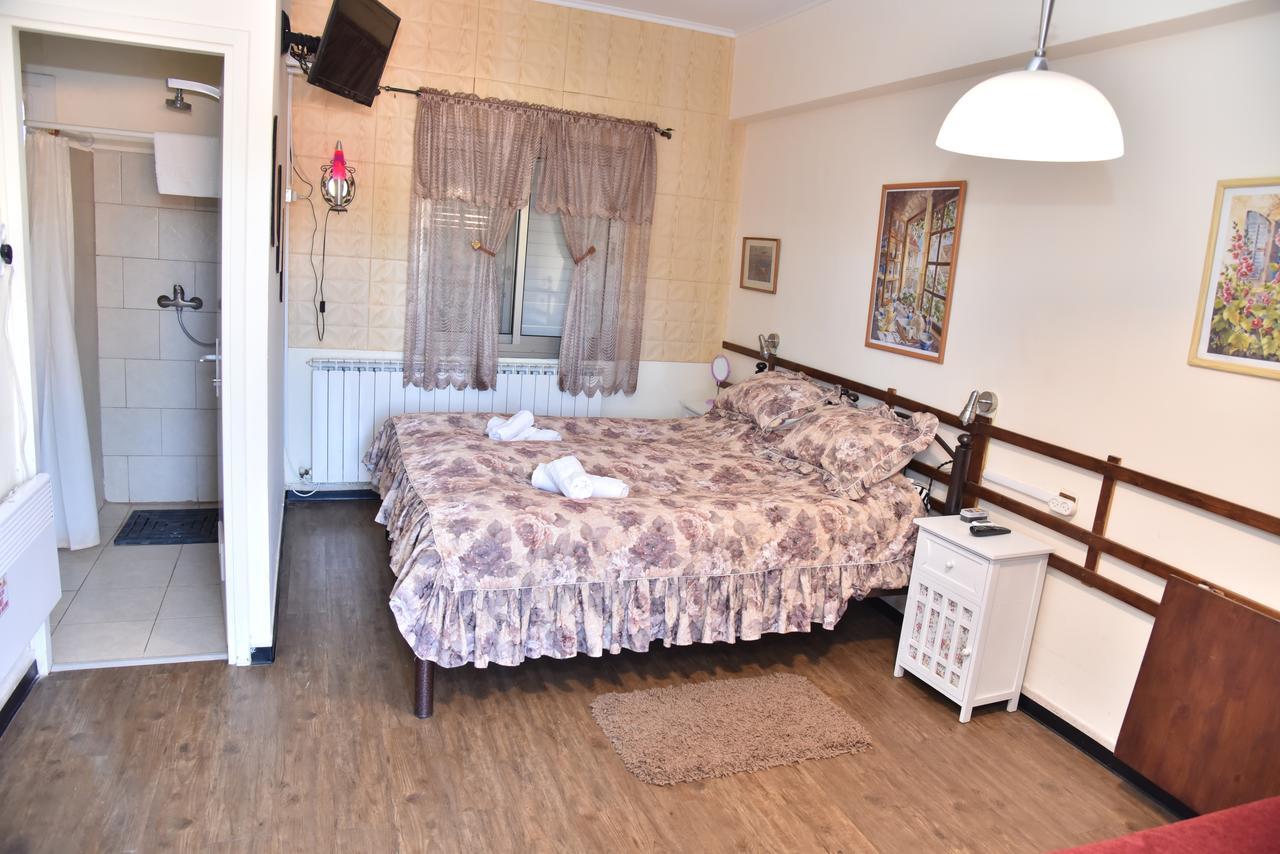 Safed Inn Екстериор снимка