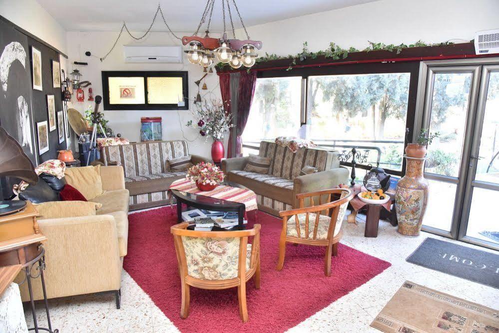 Safed Inn Екстериор снимка
